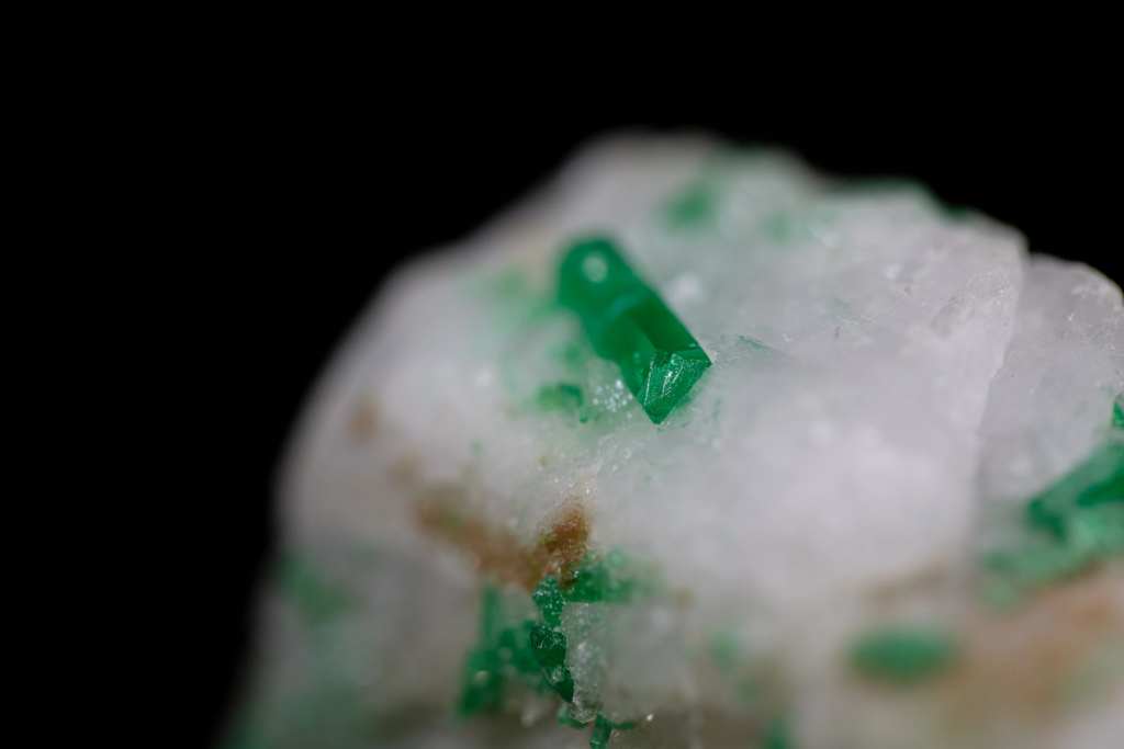 Emerald on Calcite