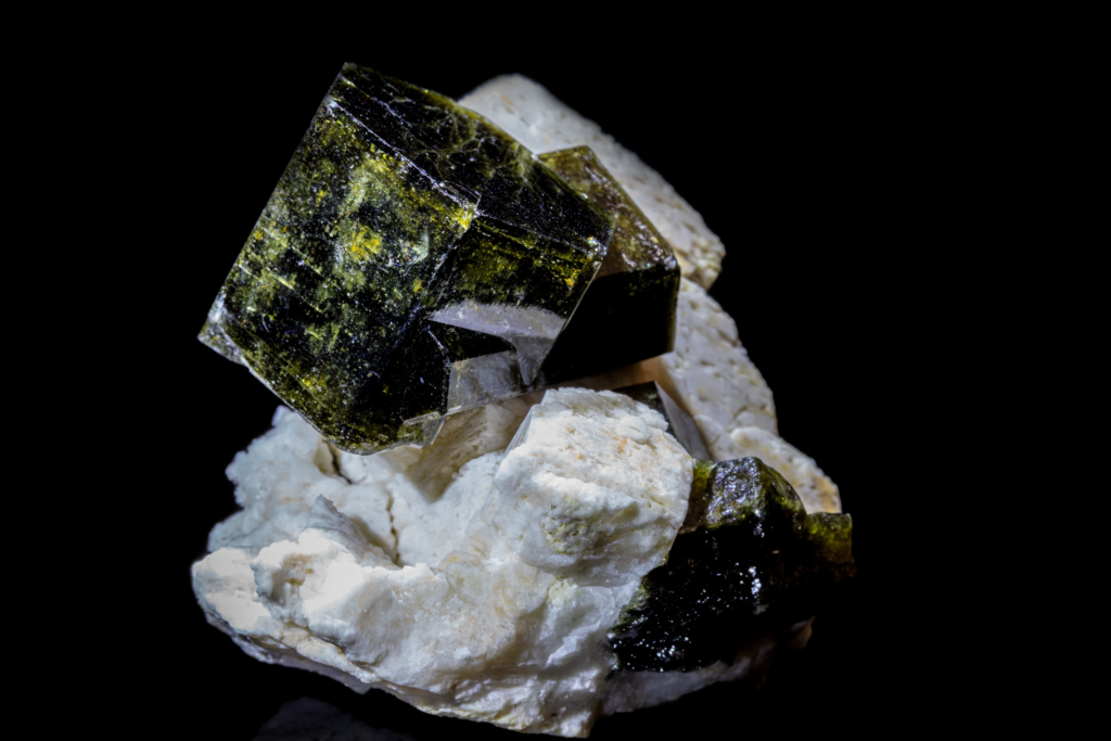 Fluorapatite on Albite