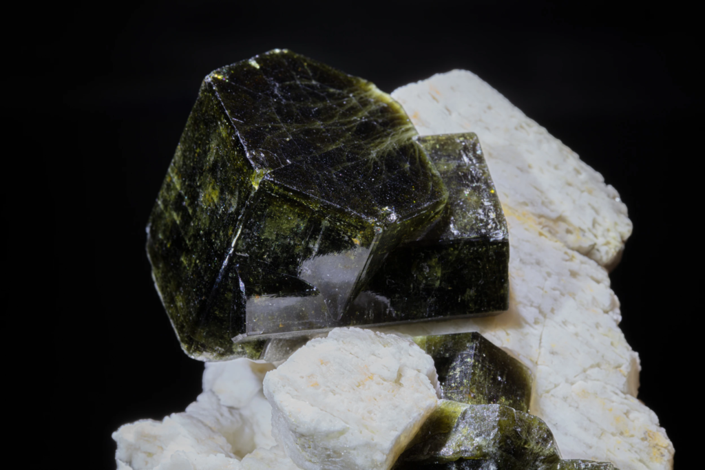 Fluorapatite on Albite