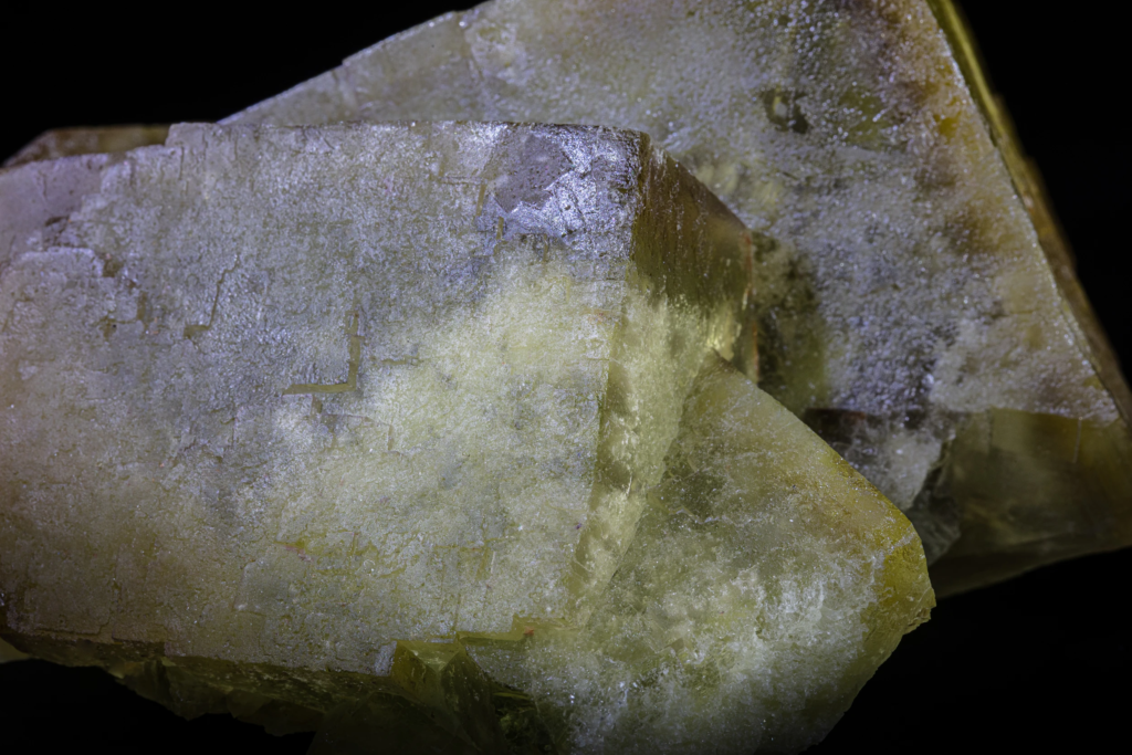 Fluorite (colored zone)