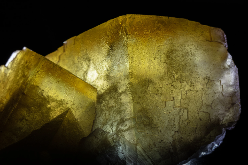 Fluorite (colored zone)