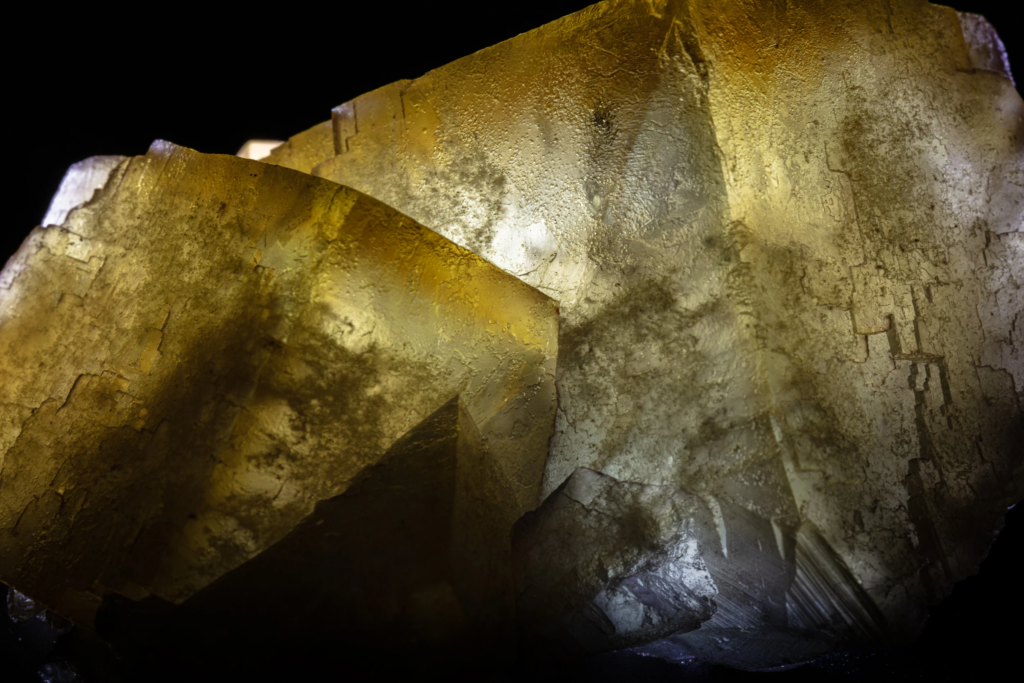 Fluorite (colored zone)