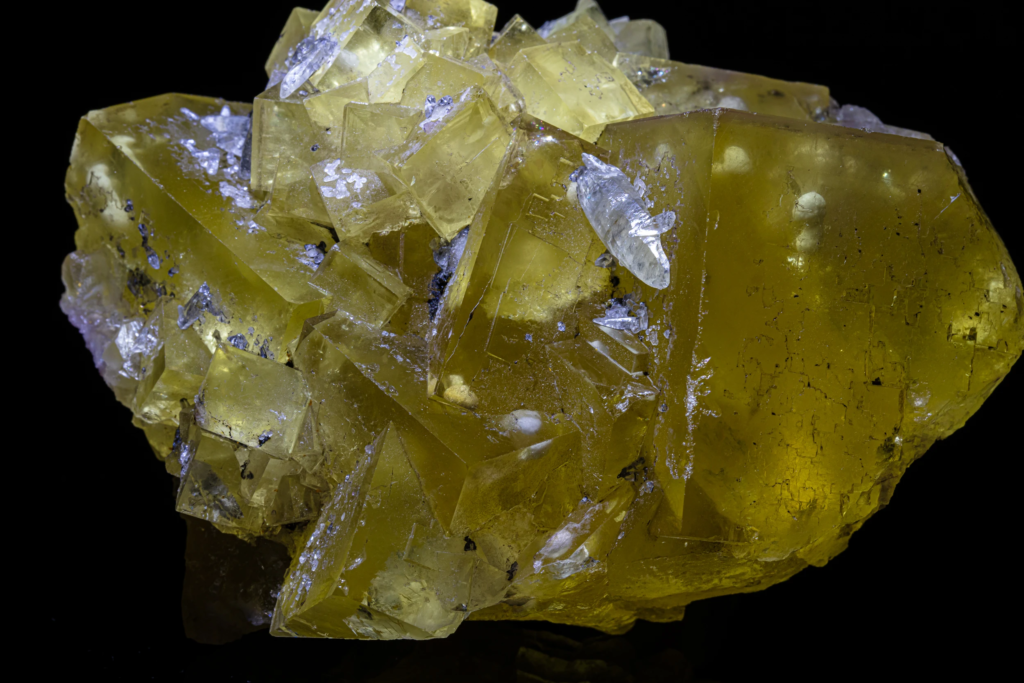 Fluorite with Calcite and Barite inclusion