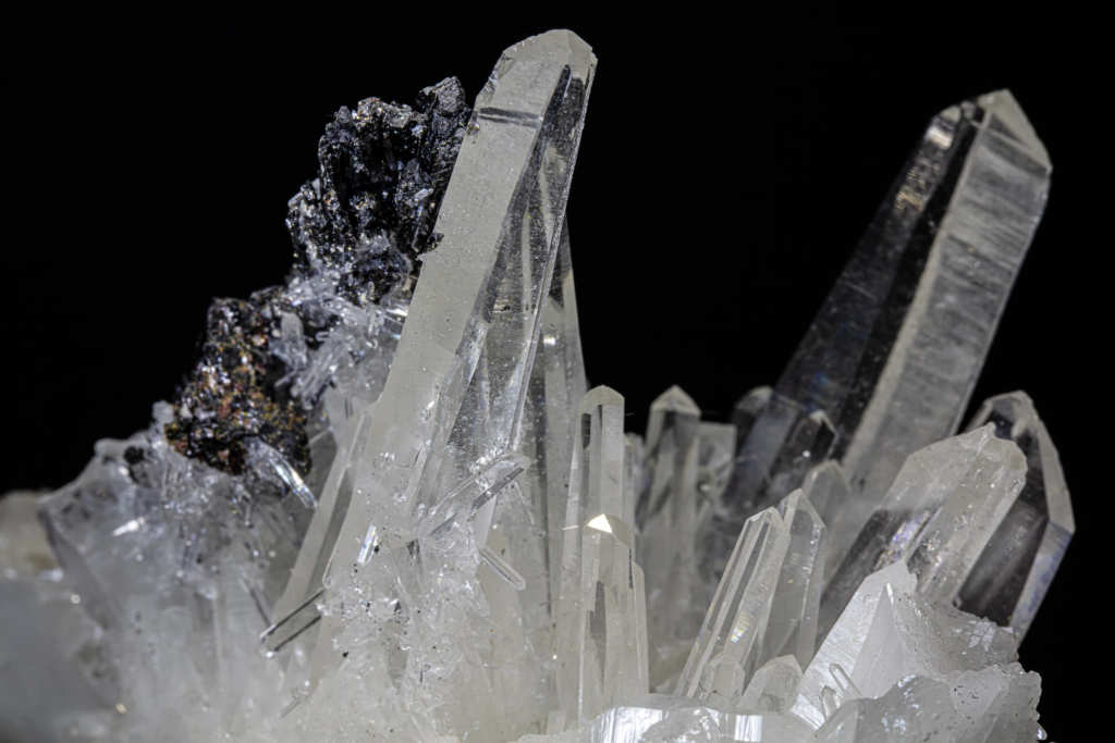 Hübnerite on Quartz