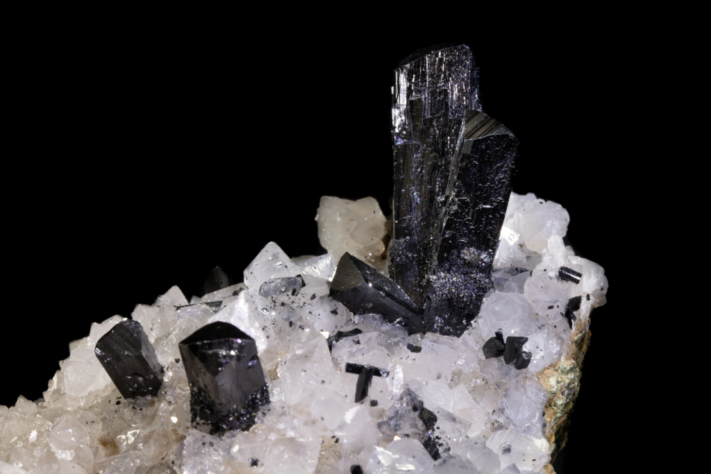 Ilvaite on Quartz