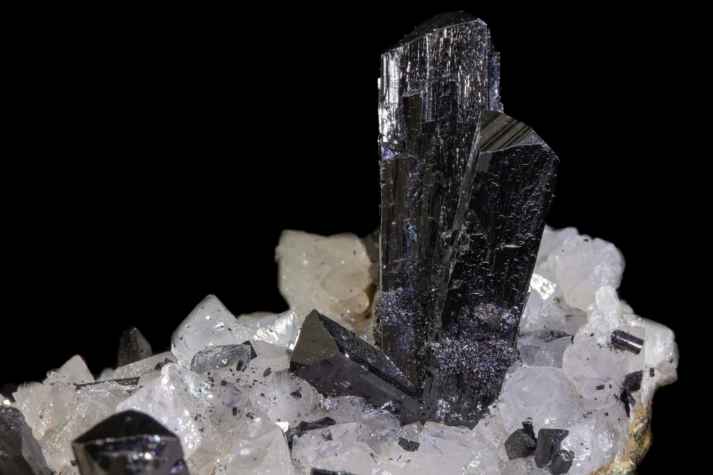 Ilvaite on Quartz