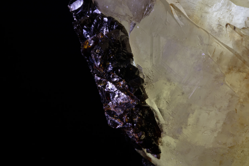 Sphalerite on Calcite