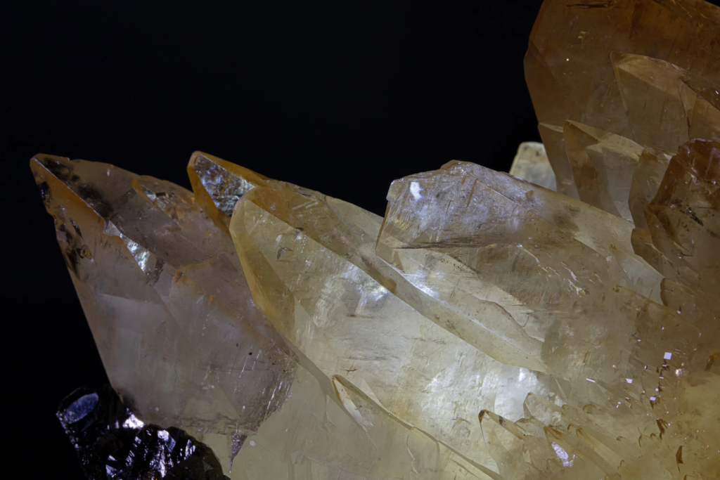 Sphalerite on Calcite