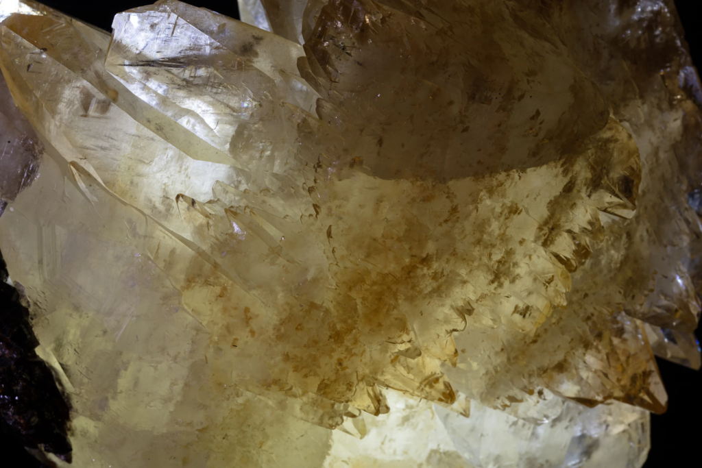 Sphalerite on Calcite
