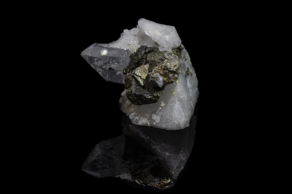 Stannite Arsenopyrite and Quartz