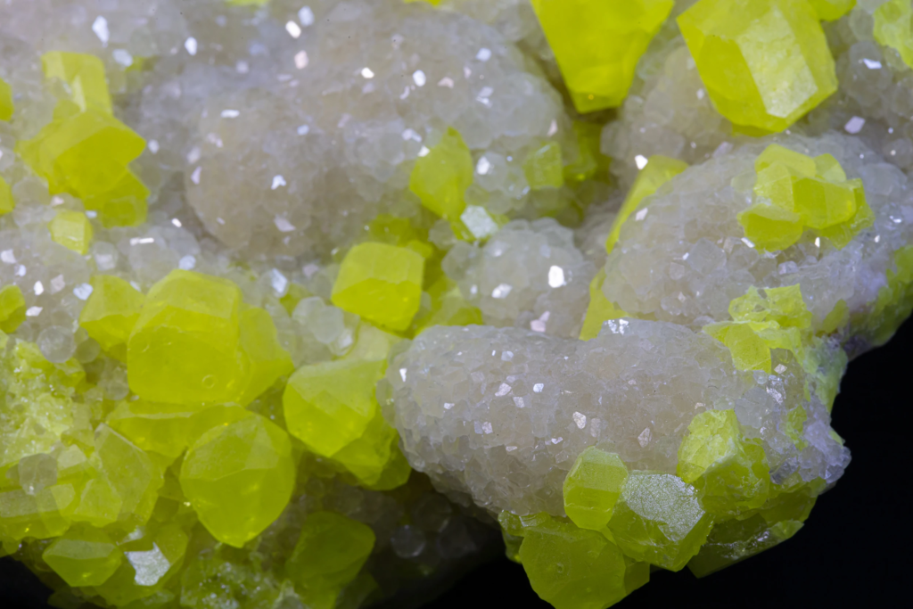Sulfur on Aragonite