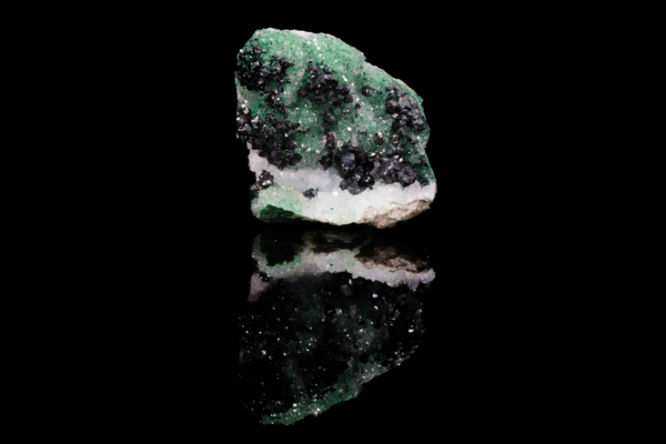 Clinoatacamite on Quartz