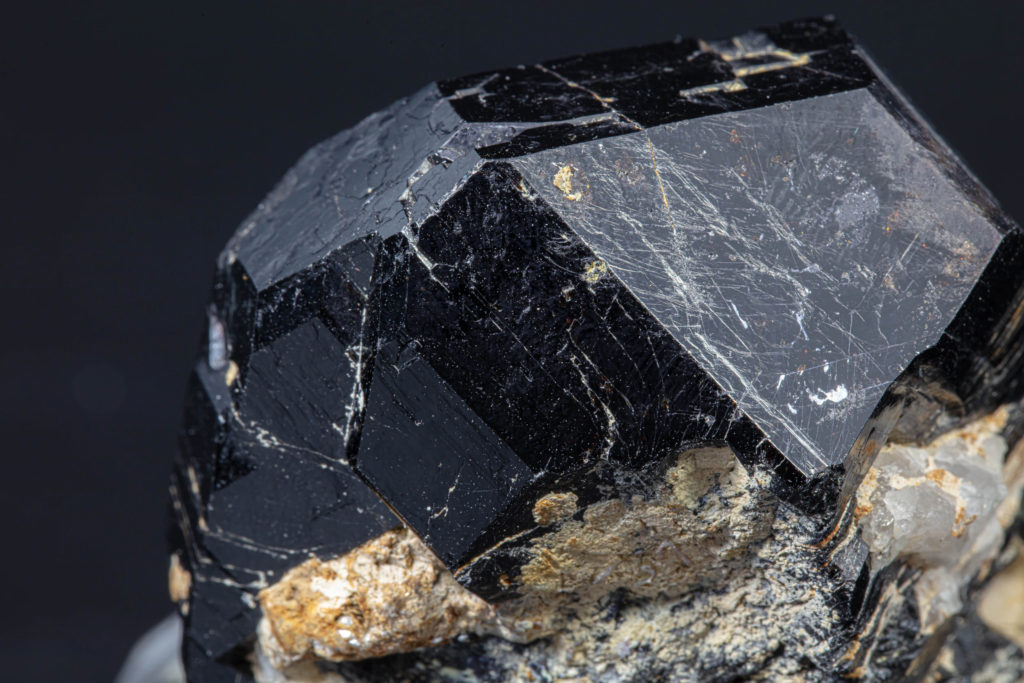 Tourmaline var. Dravite
