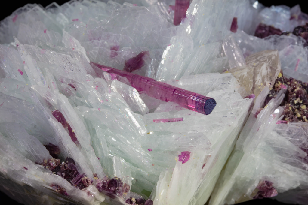 Tourmaline & Cleavelandite
