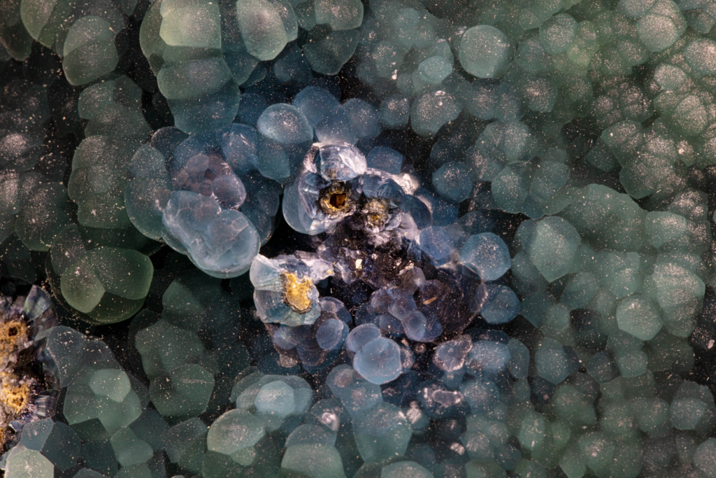 Plumbogummite