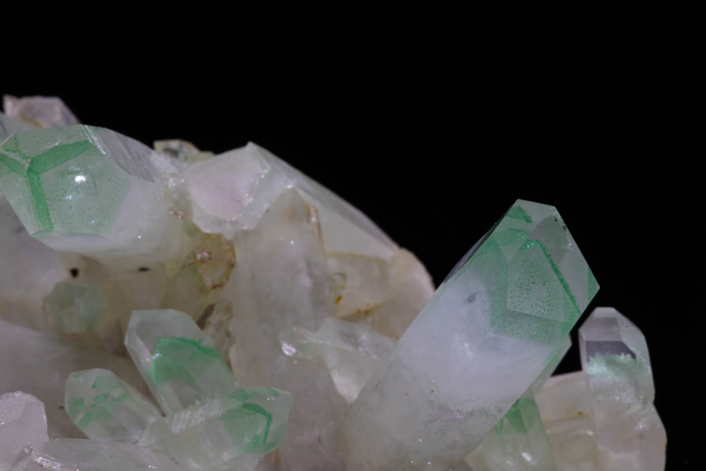 Quartz with Fuchsite Phantoms