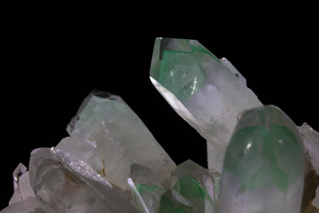 Quartz with Fuchsite Phantoms