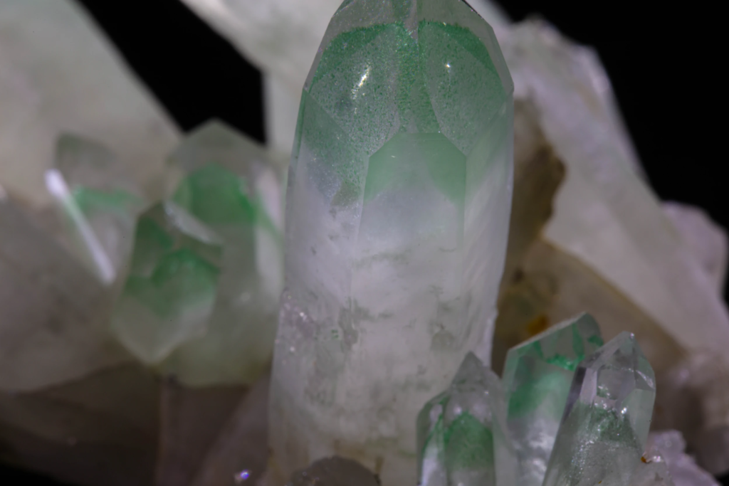 Quartz with Fuchsite Phantoms